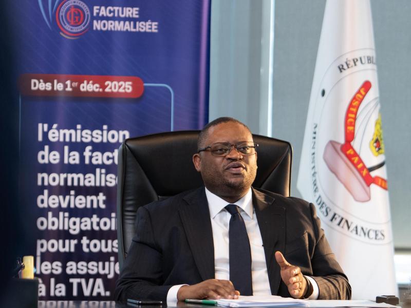 Le ministre des Finances,  Doudou Fwamba lance la mise en œuvre de lafacture normalisée dès le 1er décembre 2025 en RDC