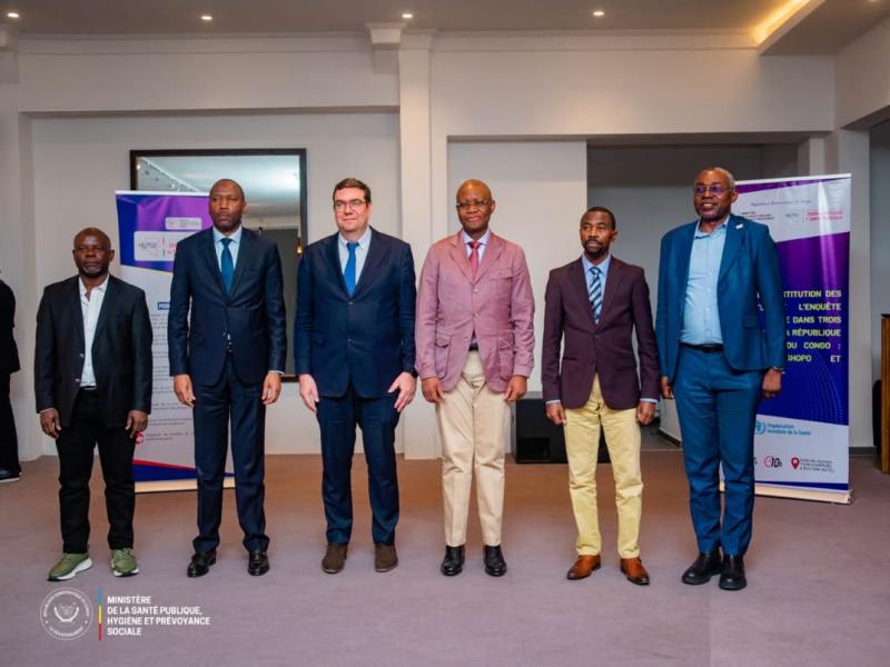 Le ministre de la santé Roger Kamba et les partenaires de l'OMS [photo d'illustration]