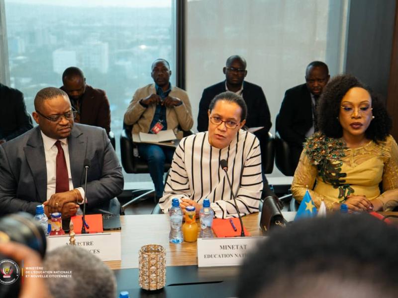 Les ministres Raïssa Doudou Fwamba et Raïssa Malu en séance de travail pour une paie effective de salaires des enseignants en RDC