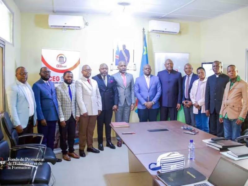 Les représentants du FPEF et les entreprises CEG SARL et WHIZE [photo d'illustration]