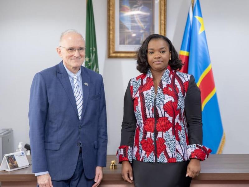 La vice-ministre des Affaires Étrangères, Noëlla Ayeganagato, et Ian J. McCary, Chargé d’Affaires a.i. des États-Unis en RDC [photo d'illustration]