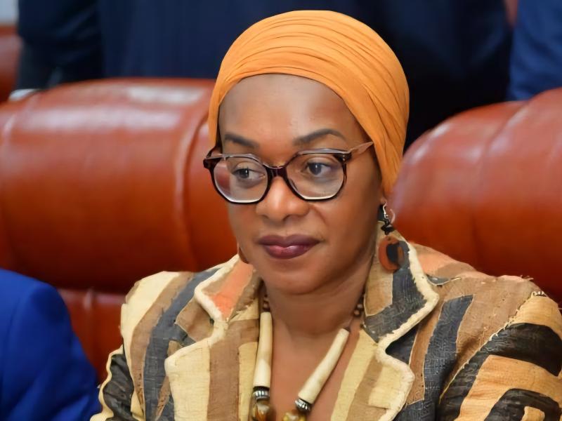 Yolande Elebe, ministre de la Culture, Arts et Patrimoine