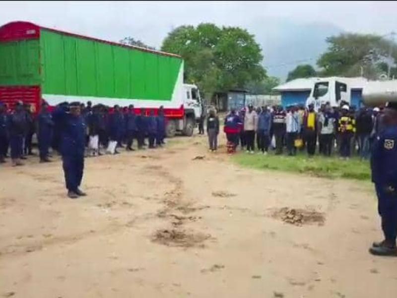Première parade de la PNC marquant la reprise du travail à Uvira