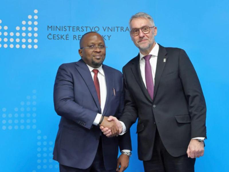 Le VPM Jacquemain Shabani et le ministre tchèque de l’Intérieur, Lubomír Metnar [photo d'illustration]