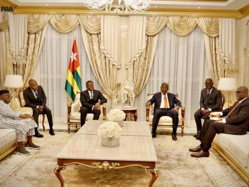Félix Tshisekedi, João Lourenço, Faure Gnassingbé, Olusegun Obasanjo, réunis à Luanda en vue de la restauration de la paix en RDC