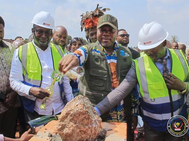 Lancement de la construction du stade Maman Mobutu de Kinkole par le Gouverneur Jean Bakomito [photo d'illustration]