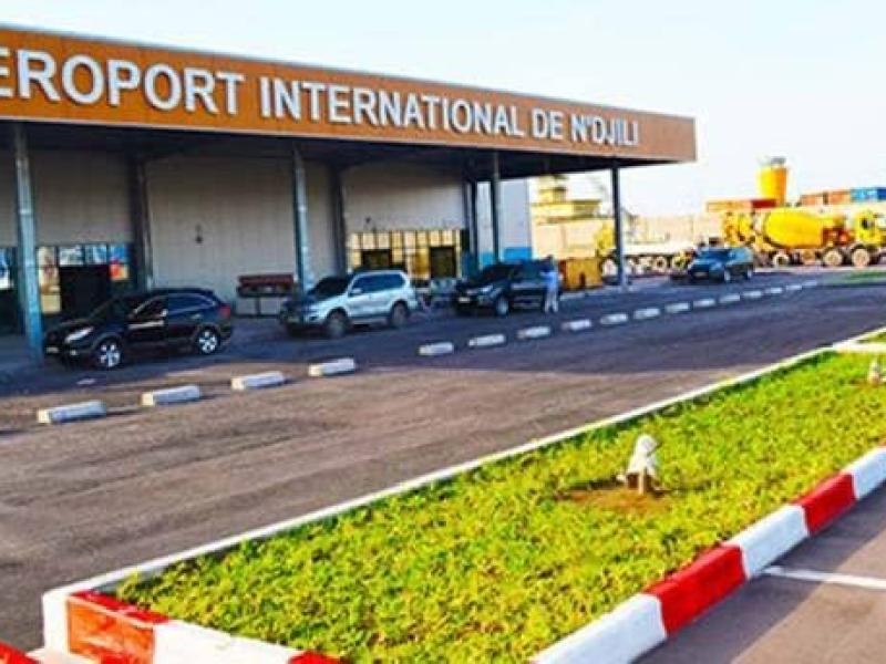 La devanture de l’aéroport international de N’Djili