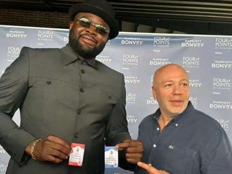 Martin Bakole et son manager. [Photo d'illustration]