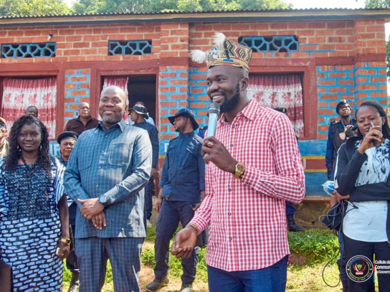 Le Gouverneur de la province de Haut-Uele, Jean Bakomito, échange avec ses administrés