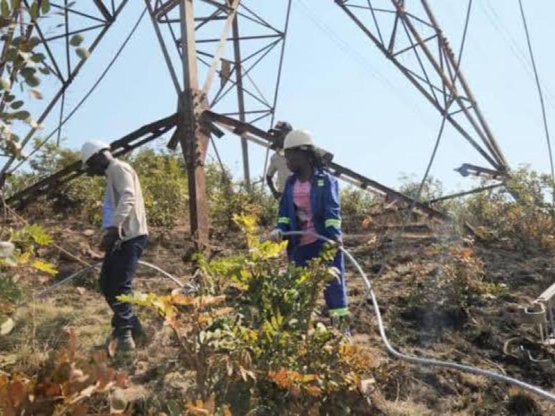 Quelques agents de la SNEL en plein travail à Lubumbashi