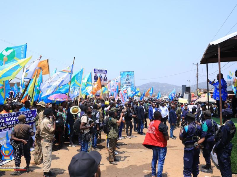 Aimé Boji en plein meeting à Kasindi, frontière entre la RDC et l’Ouganda