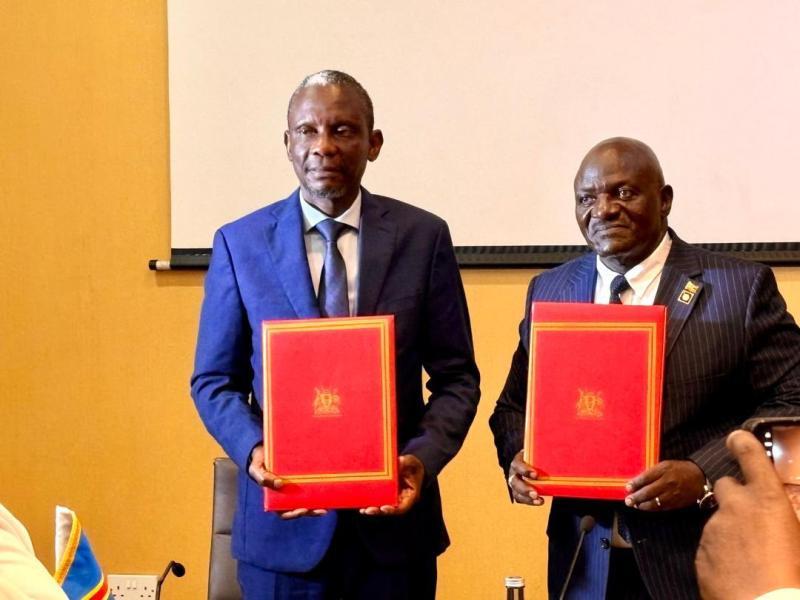 Le ministre congolais des ITPR, John Banza Lunda, et son homologue ougandais Katumba Wamala [photo d’illustration]