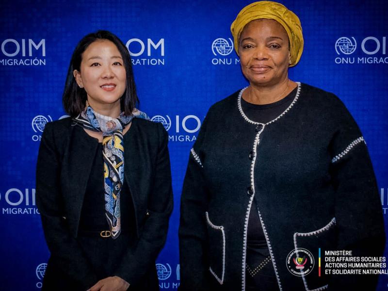 La ministre des Affaires sociales, Ève Bazaiba, avec SungAh Lee, directrice générale adjointe chargée de la gestion et des réformes à l’OIM [photo d'illustration]
