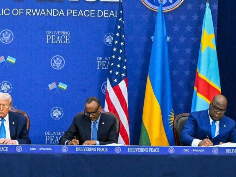 Les présidents Trump, Kagame et Tshisekedi lors de la signature de l'accord de paix de Washington