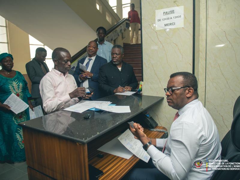 Les agents de l’État exposent directement leurs doléances à Jean-Pierre Lihau, dans le cadre de la séance « FaraFara na VPM »