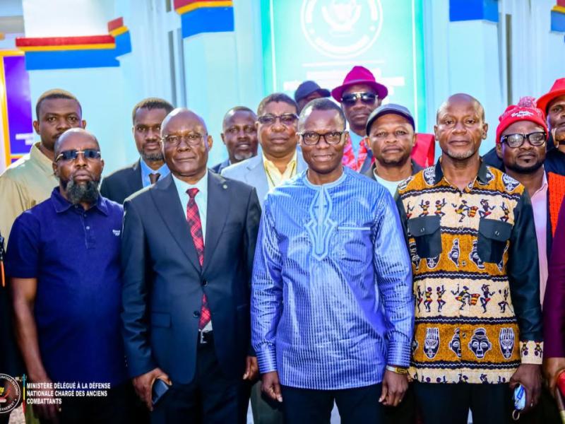 Le Ministre délégué Eliezer Ntambwe et la délégation Teke [ Photo d'illustration]