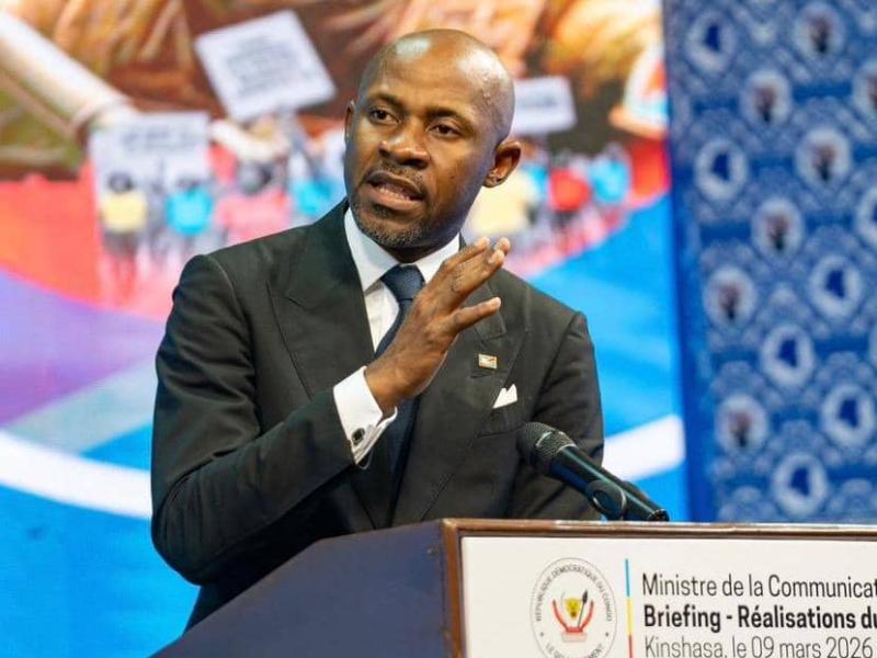 Patrick Muyaya lors du briefing de presse du 9 mars 2026 à la RTNC