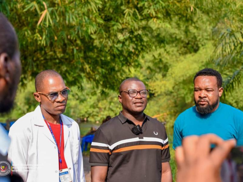 La délégation du ministre délégué Eliezer Ntambwe Mposhi, à Mbankana, le 11 mars 2026