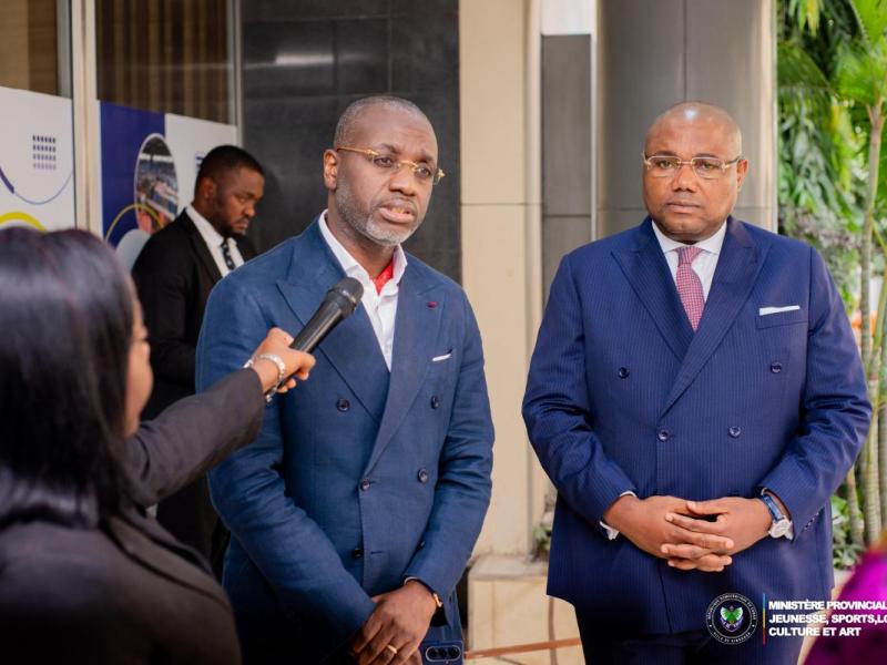 Le ministre provincial de la Jeunesse de Kinshasa, Bob Amisso Yoka, avec le directeur général adjoint du FPI, Blaise Mastaky Birindwa [photo d'illustration]