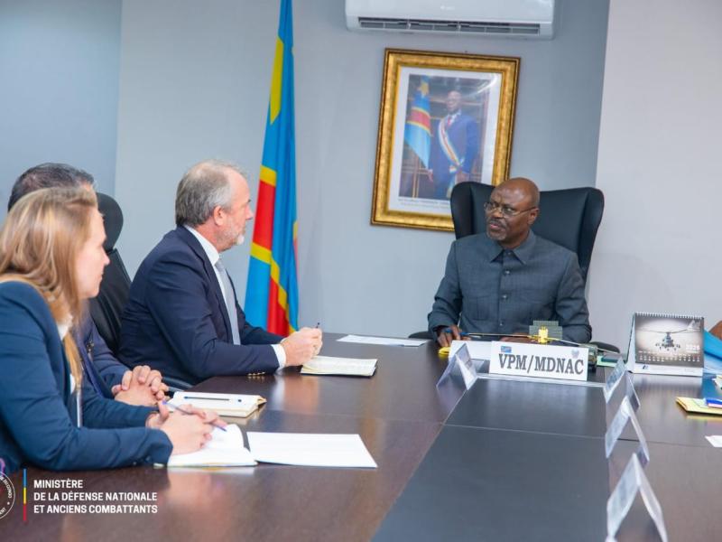 Une délégation du CICR reçue par le VPM Guy Kabombo Muadiamvita