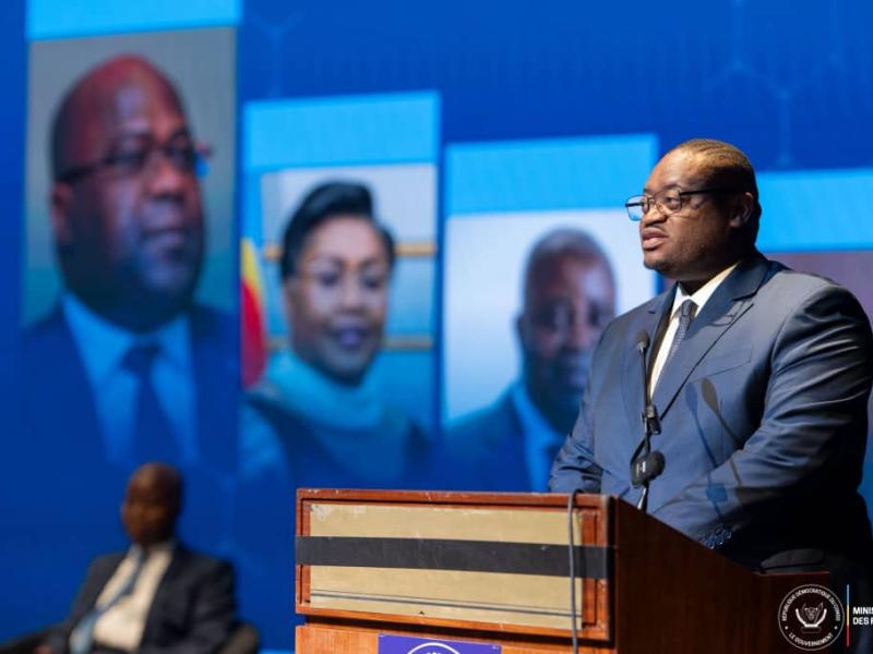 Doudou Fwamba Likunde Li-Botayi, ministre des Finances en RDC