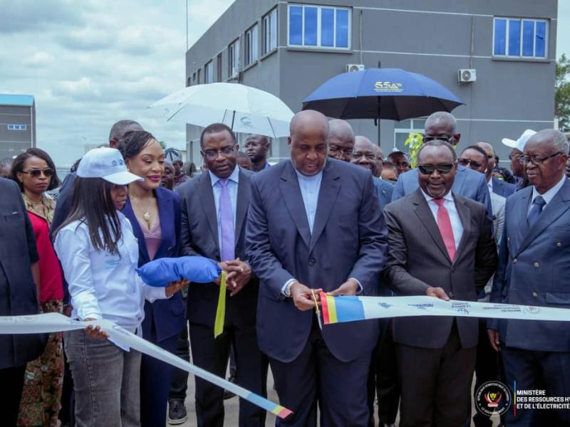 Le ministre Aimé Molendo Sakombi inaugure les modules 2 et 3 du complexe industriel de traitement d’eau de l’Ozone à Kinshasa