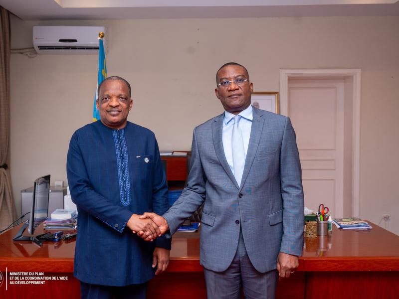 Le ministre du plan Guylain Nyembo et le coordonnateur régional de la FAO pour l’Afrique centrale [photo d'illustration]