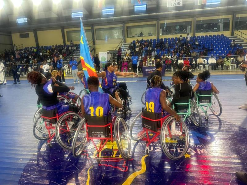 les Léopards dames basketball sur fauteuil U25 sacrées championnes d'Afrique
