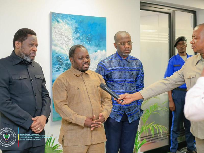 Les ministres provinciaux de Kinshasa, Patricien GONGO (Santé), Bob AMISO (Jeunesse) et Fiston LUKWEBO (Industrie et Commerce)