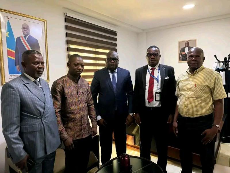 Le député national Guy Mafuta et la délégation syndicale du Kasaï