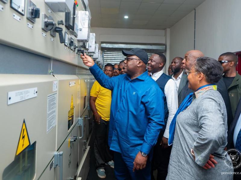 Félix Tshisekedi lance l’alimentation électrique de la cabine centrale de Kikwit 