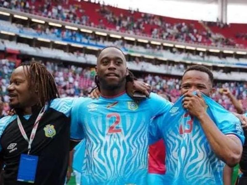 Roger Hitoto, Aaron Wan-Bissaka, et Meschack au Stade Akron de Guadalajara. [Photo d'illustration]