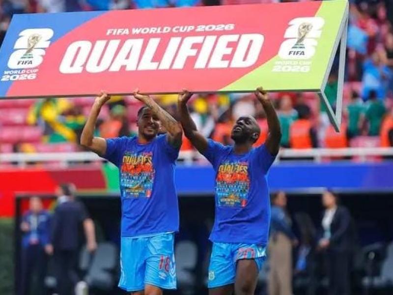 Charles Pickel, et Yoane Wissa, respectivement milieu du terrain et attaquant de l'équipe nationale de la RDC.