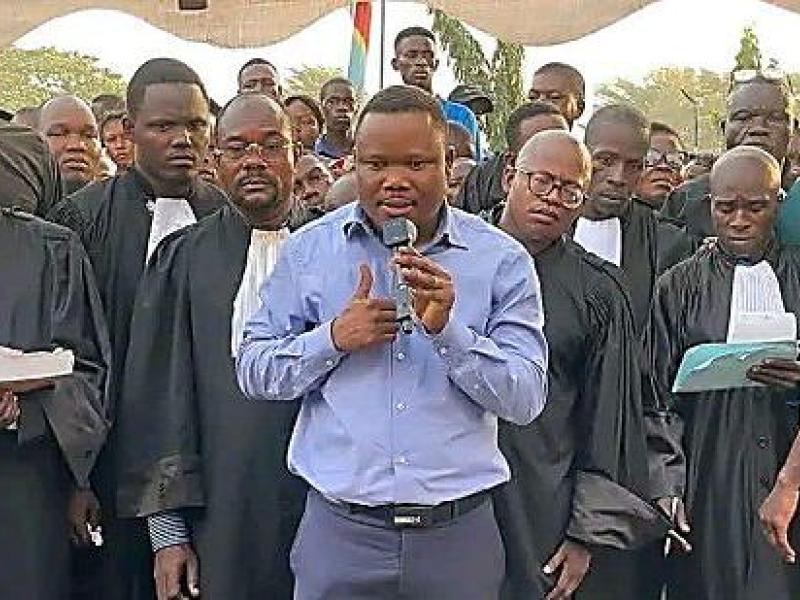 Le Dr David BALANGANAYI lors de l'une des audiences devant le TGI Kinshasa-Kinkole