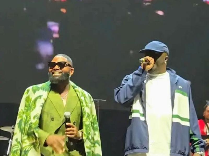 Le chanteur Ferré Gola, et l'animateur Celeo Scram à l'Accor Arena.