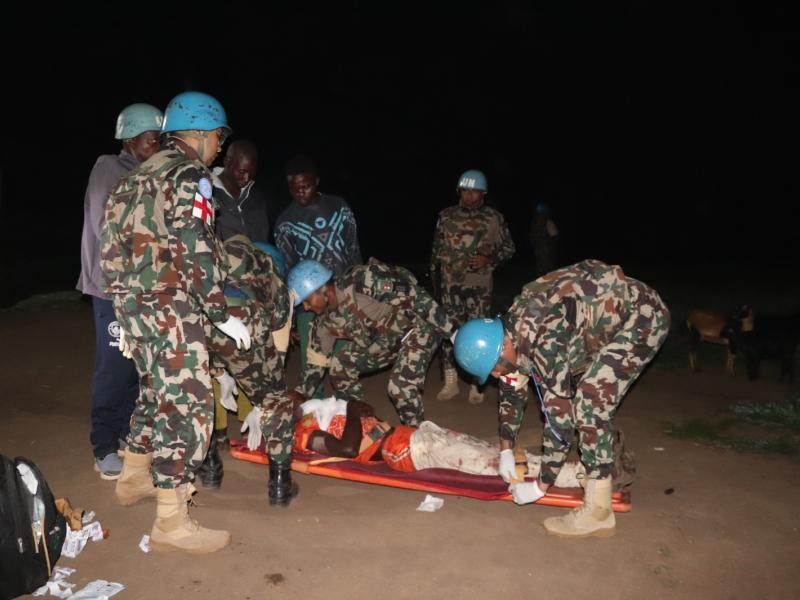 Un blessé pris en charge par une équipe médicale de la MONUSCO, après une attaque de la CRP à Djugu [photo d’illustration]