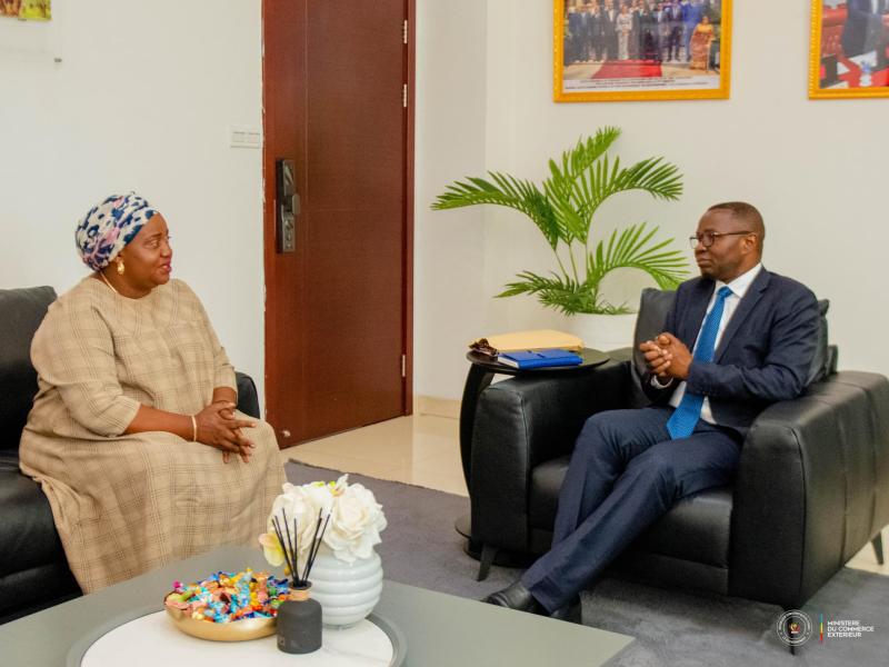 Échange entre Julienne Kandolo Safi, coordonnatrice de la Cellule de la Masculinité Positive et le ministre du Commerce extérieur, Julien Paluku Kahongya