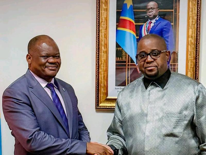 Le Directeur du P-DDRCS, Professeur Jean de Dieu Désiré Ntanga Ntita, reçu par le ministre de l’Intégration régionale, Floribert Anzuluni