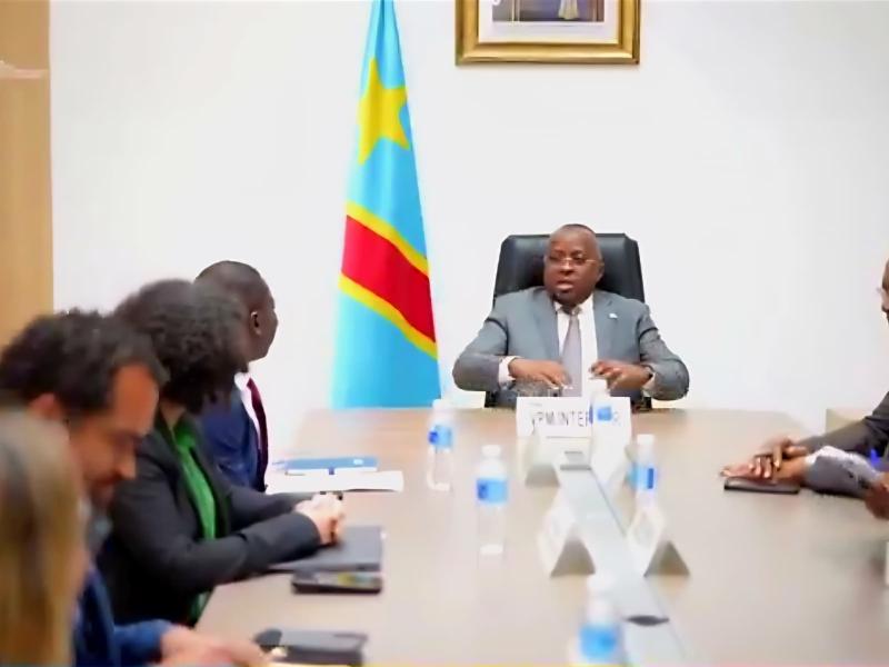 Séance de travail entre le VPM de l’Intérieur et une délégation de l’OIM [photo d’illustration]