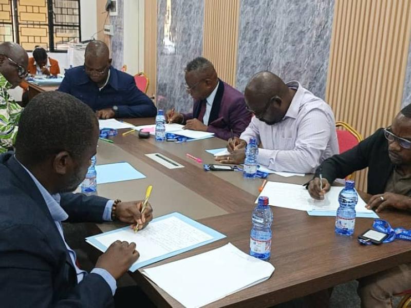Les Candidats au poste de Secrétaire technique adjoint en charge des questions juridiques lors de leur test à la CNDH-RDC