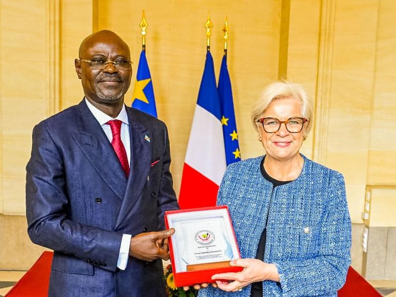 Le VPM de la Défense Guy Kabombo et son homologue française Catherine Vaudrin, ce jeudi 16 avril 2026