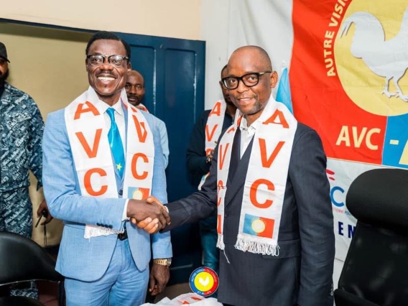 Le supporter Lumumba Vea reçu par le secrétaire général de l'AVC pour son adhésion