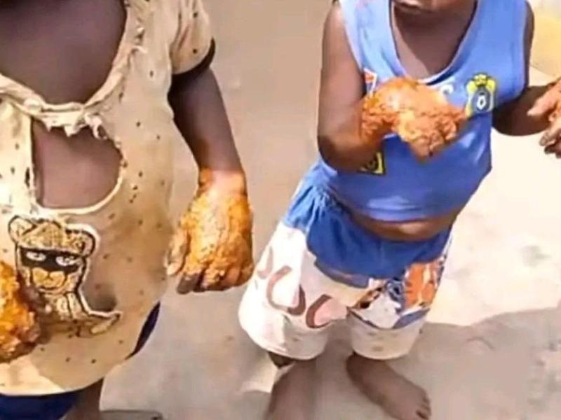 Les enfants victimes du scandale de leur mère.