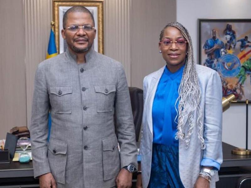 Didier BUDIMBU, Ministre des Sports et loisirs et la veuve de Dikembe Mutombo après leur entretien ce mardi 21 avril 2026