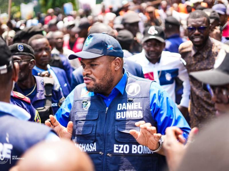 Le gouverneur de la ville de Kinshasa Daniel Bumba sur terrain avec son équipe gouvernementale [photo d'illustration]