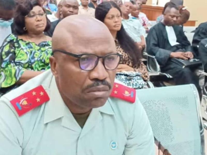 Le Général Philémon Yav Irung, ancien commandant de la 3è zone de défense, poursuivi pour trahison et incitation des militaires à commettre des actes contraires au devoir ou à la discipline.