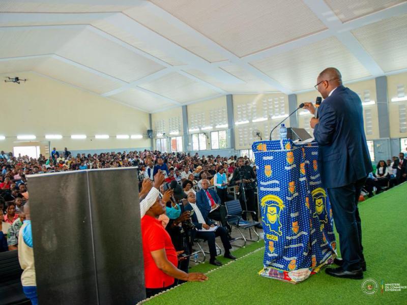 Le ministre du Commerce extérieur Julien Paluku Kahongya devant les étudiants de l'UCC [photo d'illustration]
