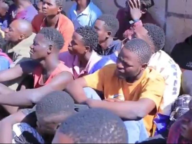 Les 70 présumés criminels arrêtés et présentés aux autorités ce jeudi 23 avril 2026 à Lubumbashi