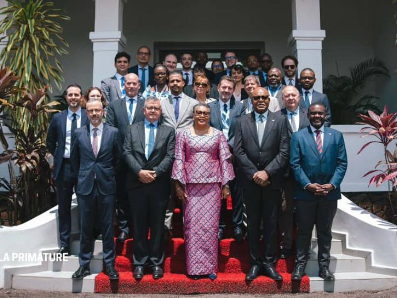 La Première Ministre de la RDC, Judith Suminwa entouré d'une délégation du MEDEF, le patronat français