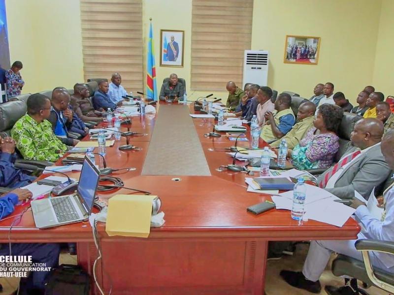 Le gouverneur de la province du Haut-Uele, Jean Bakomito Gambu lors d'une séance de restitution sur les recommandations de la conférence nationale sur les infrastructures